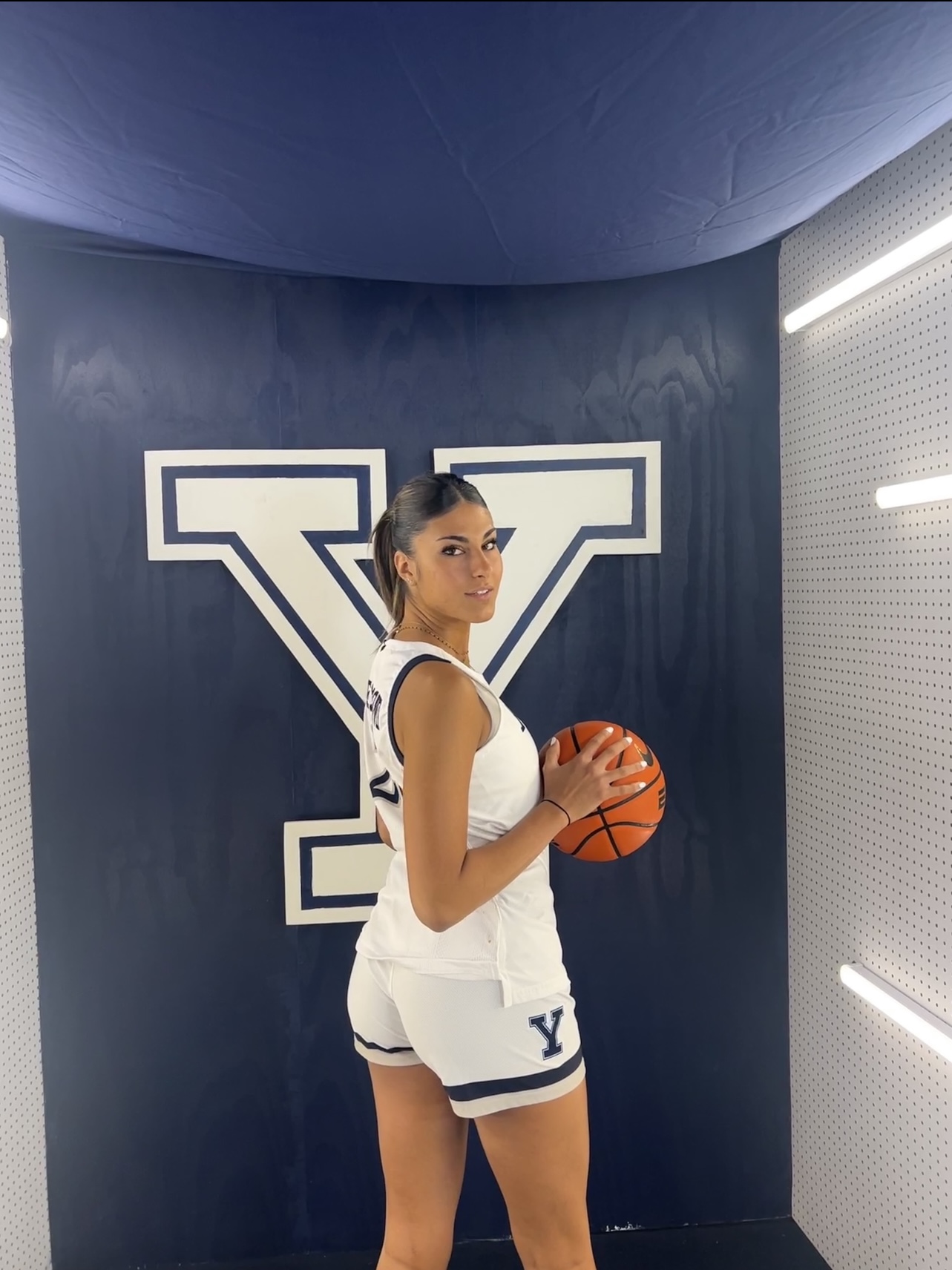 Coach Lola Basketball coach