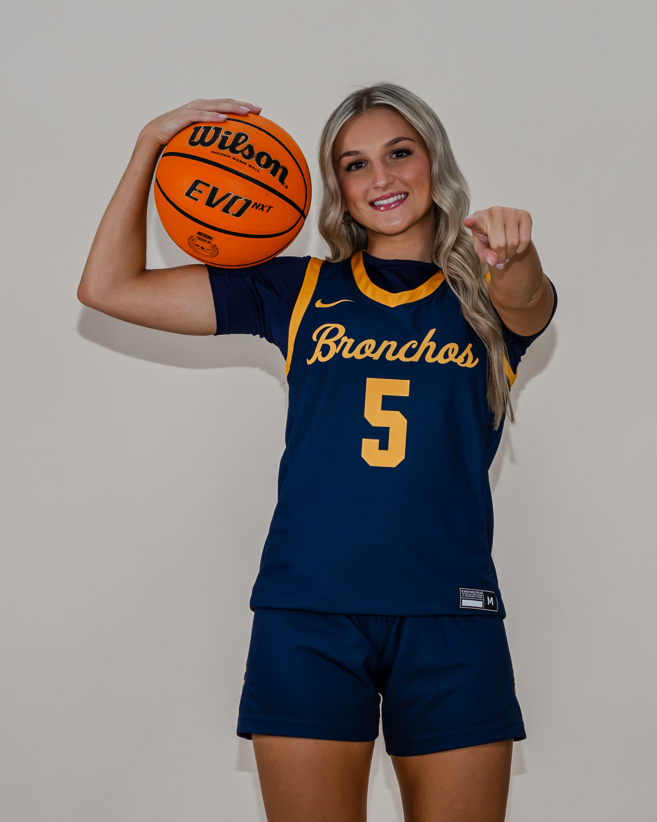 Coach Kaitlyn Basketball coach